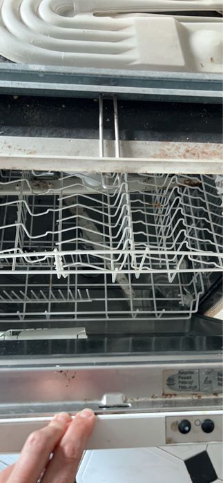 Máquina de Lavar Loiça Encastre Whirlpool – Para Peças com Cestos