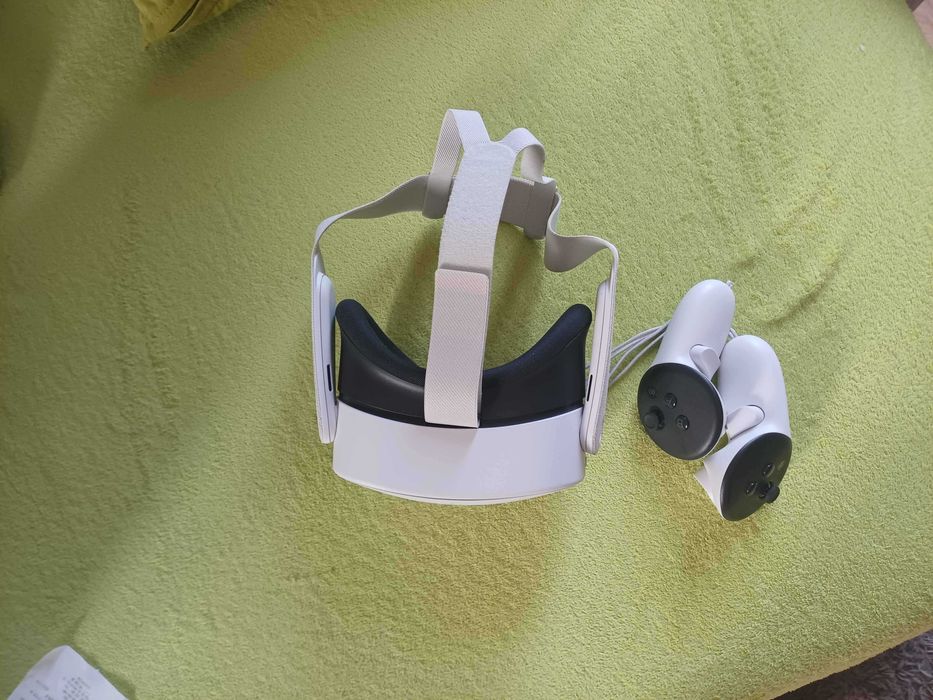 Sprzedam Gogle VR Oculus Meta Quest 3S z pamięcią 128GB.