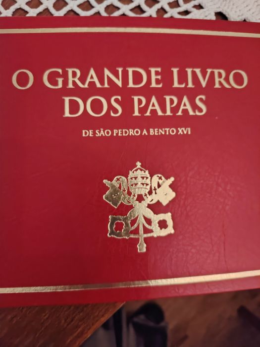 VARIEDADE de livros e enciclopedias