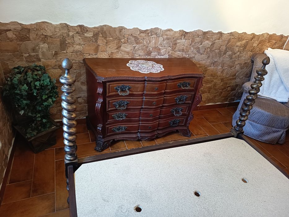 Cómoda do século passado