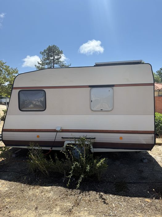 Vendo caravana com documentaçao portuguesa muito estimada