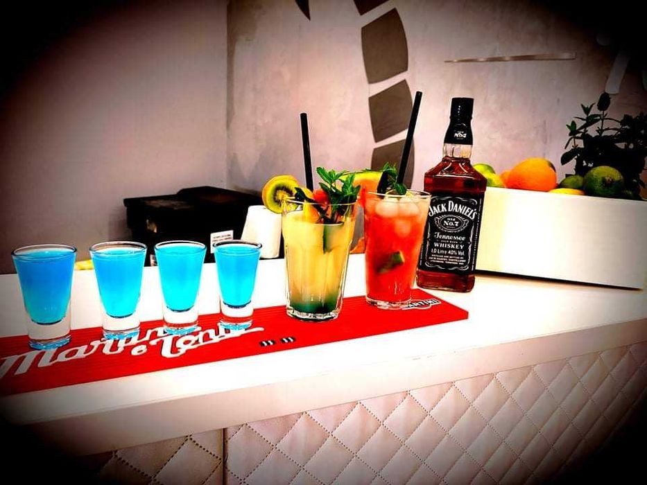 Barman na wesele - Drink bar - Napis LOVE - Taniec w chmurach