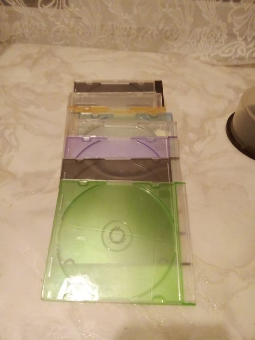 Футляры для компьютерных дисков