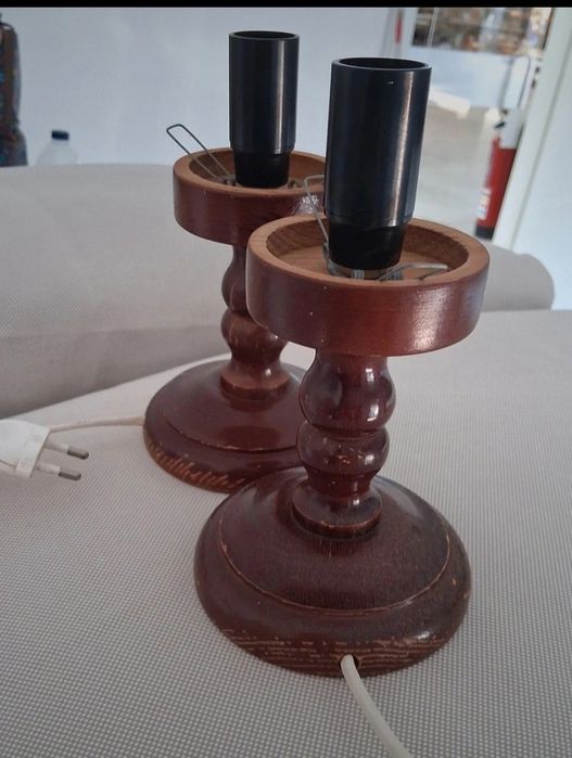 Candeiros de teto e 2 de mesa de cabeceira