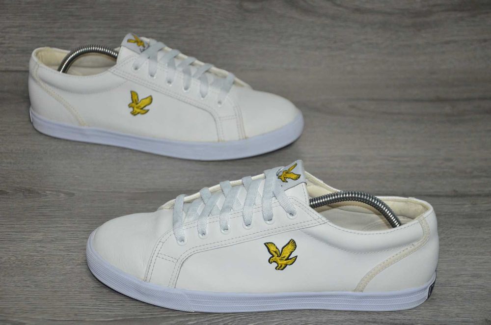 Продам кросівки шкіряні Фірма Lyle & Scott.