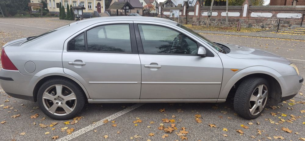 Ford Mondeo 1.8 benzyna