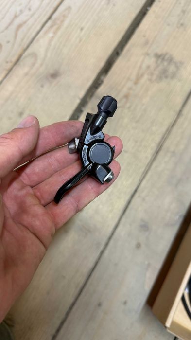 манетка shimano SL-MT500-IL