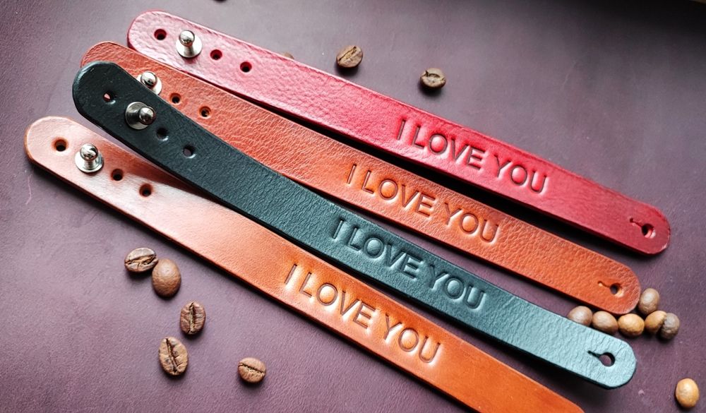 Подарунок до дня закоханих, парні шкіряні браслети