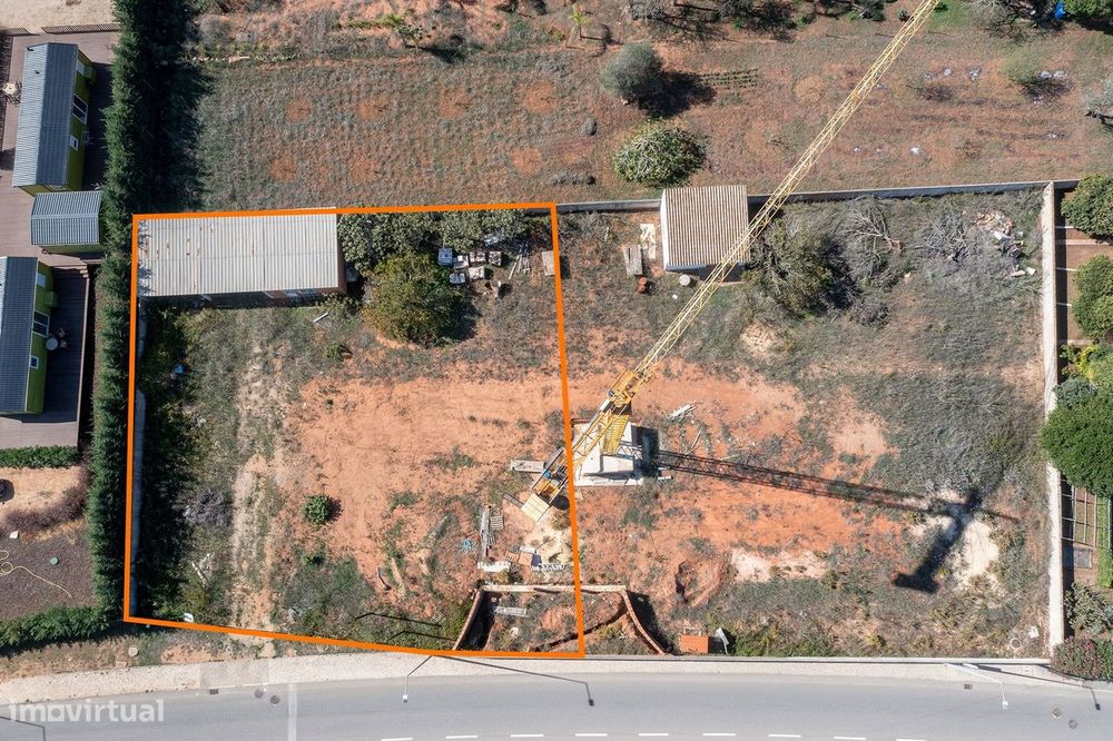Terreno Urbano Com Projecto Aprovado Para Venda Na Praia Da Luz