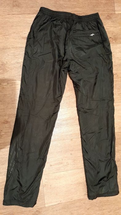 Штаны утеплён.на мальчика 42 размер