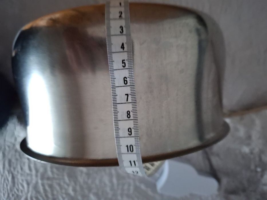Tacho em inox e panela em ferro