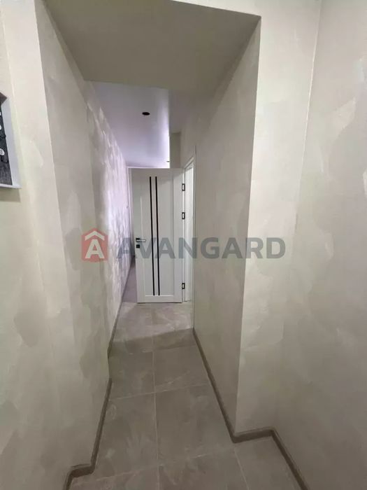 1 комн. квартира , новострой, средний этаж , не угловая  28000$