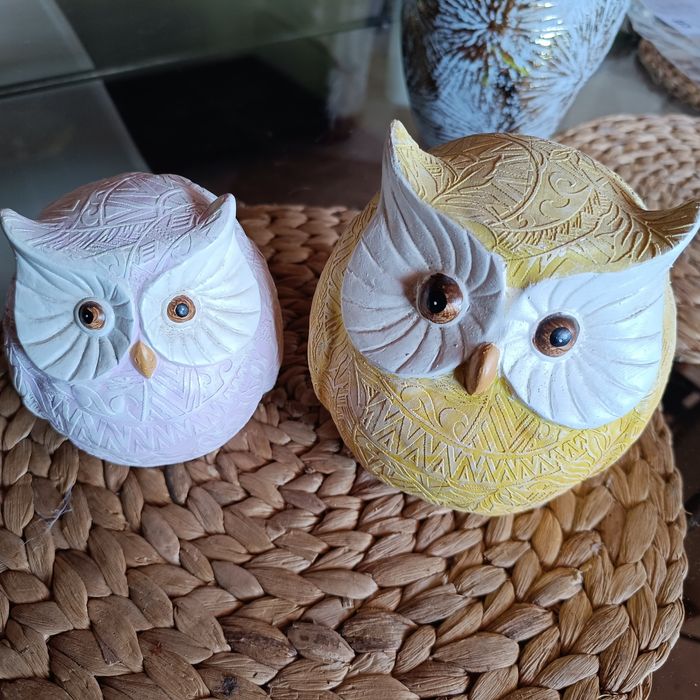 Conjunto de corujas com padrões trabalhados