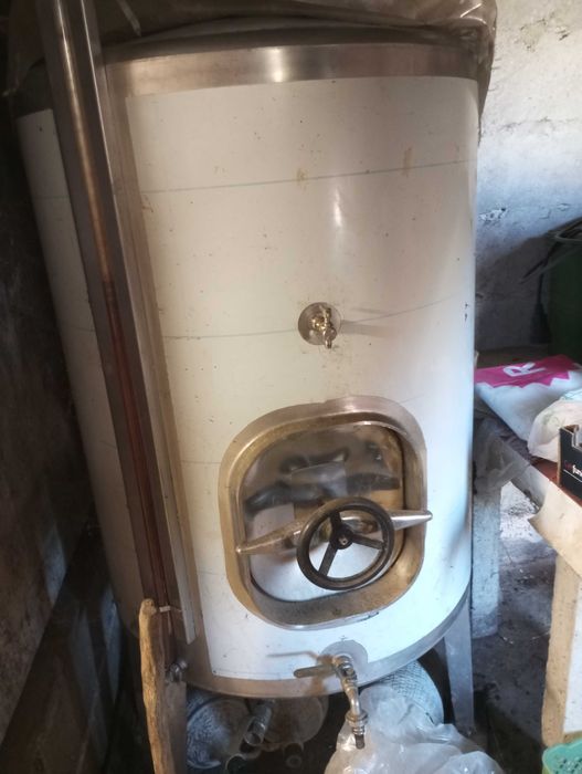 2 cubas de 500 para vinho em inox