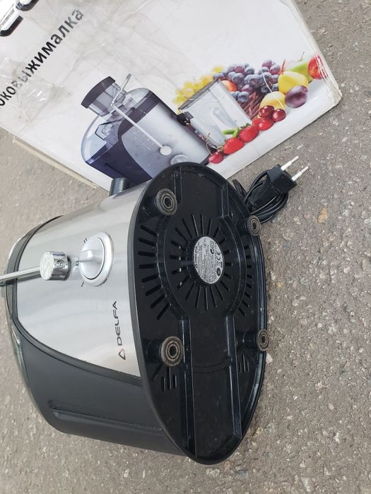 Соковижималка центробіжна Delfa DJ-140