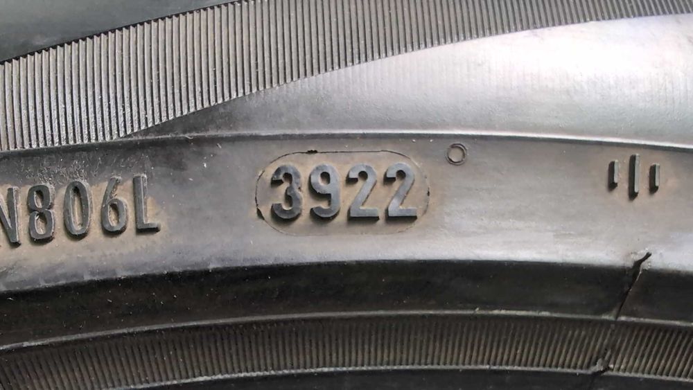 Комплект шин R21 285/40 Pirelli scorpion zero