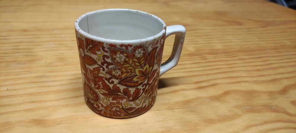 Caneca muito Antiga. Louça de Sacavém