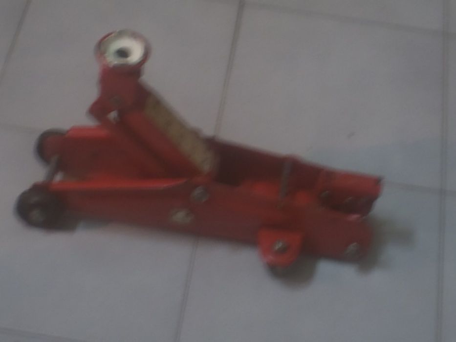 macaco hidraulico com rodas