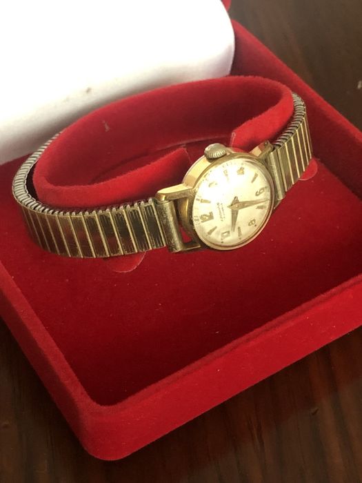 Zabytkowy zegarek damski niemieckiej marki Junghans Vintage