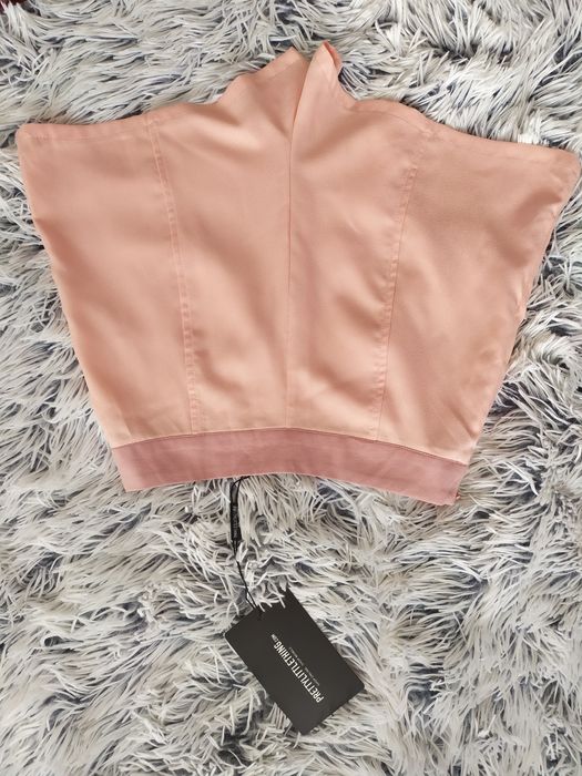 Eleganckie krótkie spodenki Pretty Little Thing XXS 32