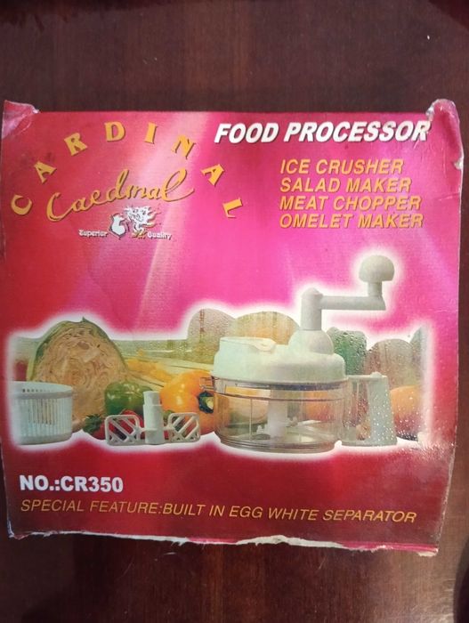 Ручний кухонний комбайн Cardinal. Працює без світла