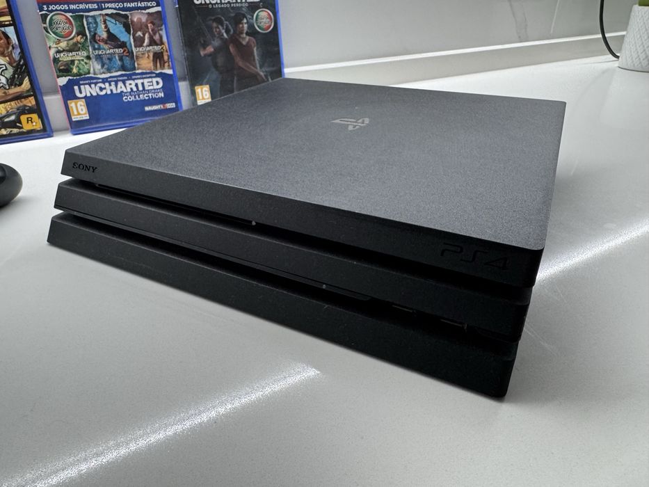 Playstation 4 + 2 Comandos + Jogos