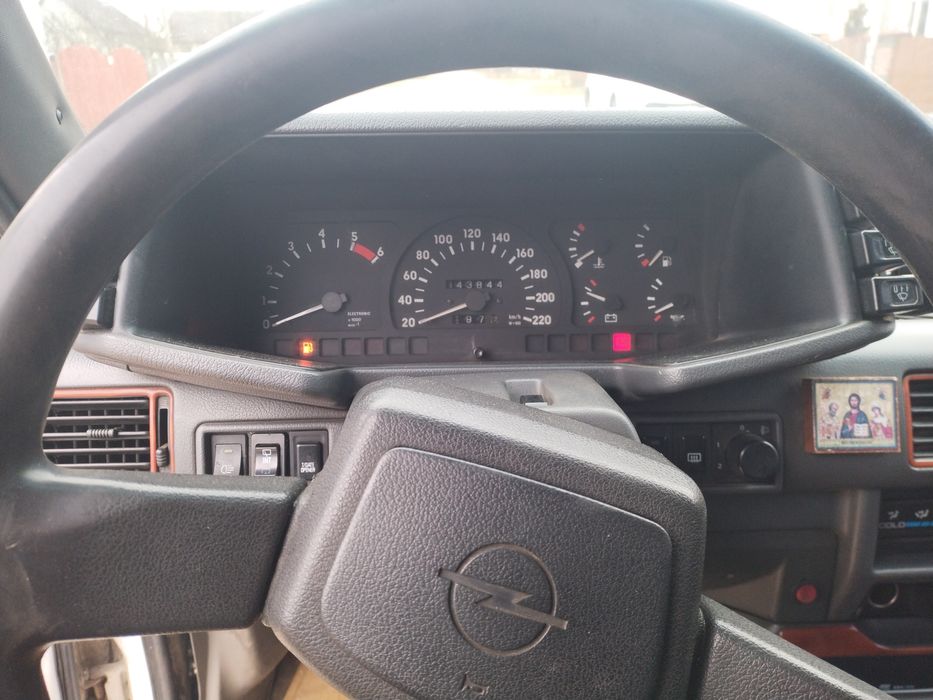 Опель Фронтера а 2.3