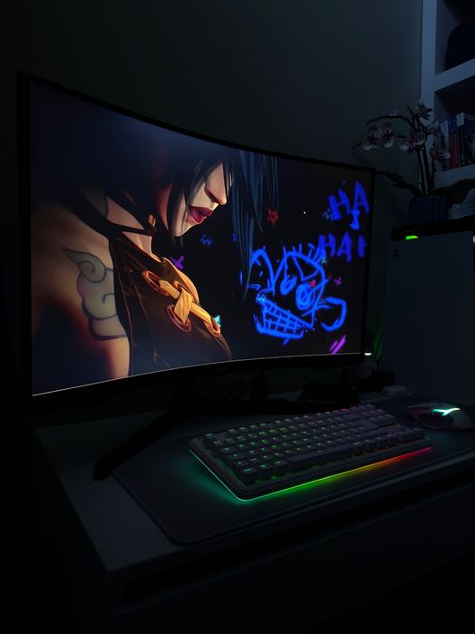 Monitor Samsung Odyssey 32” LED QHD 165Hz Freesync Curvo