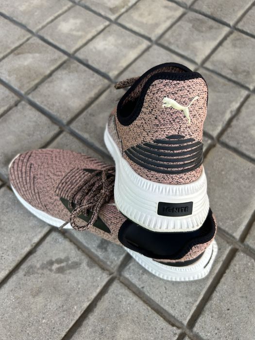 Кросівки Puma AVID evoKNIT