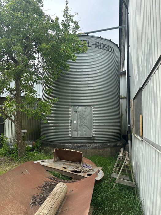 Silosy okrągłe 70ton zewnetrzne i wewnętrzne 150m³ maszyna do  zaprawiania  maszyny do mąki  suszarnia