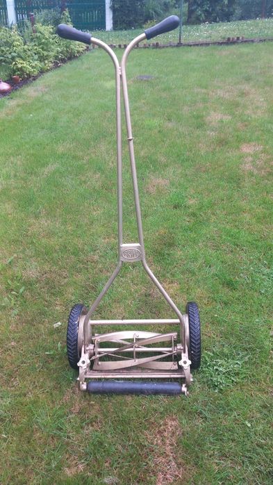 Stara kosiarka ręczna Brill Ideal