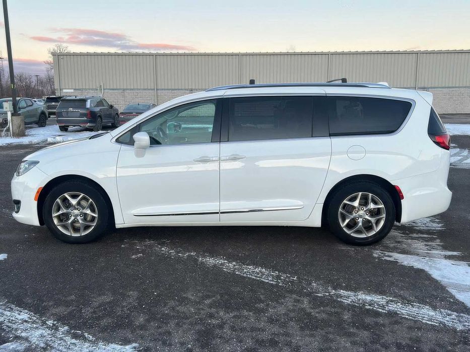 Chrysler Pacifica Touring L Plus      2018