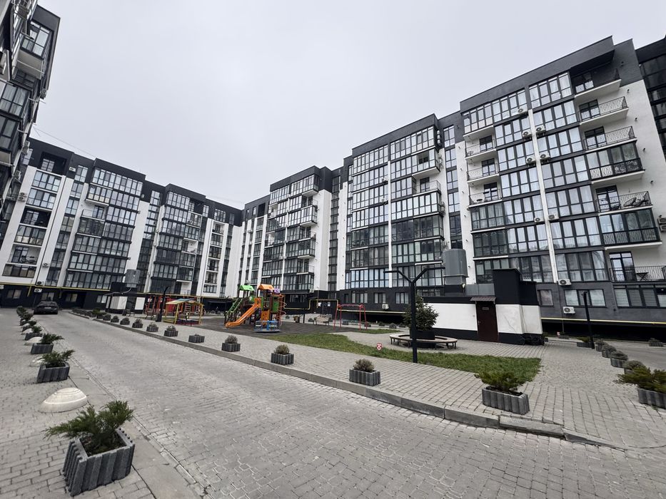 Продається квартира в 90 м2  ЖК “Авалон 2”