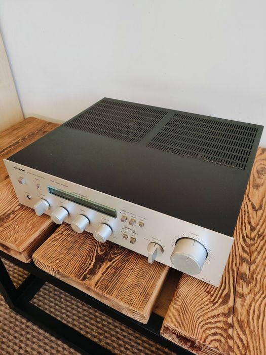 Wzmacniacz ONKYO A-7040  1979 rok