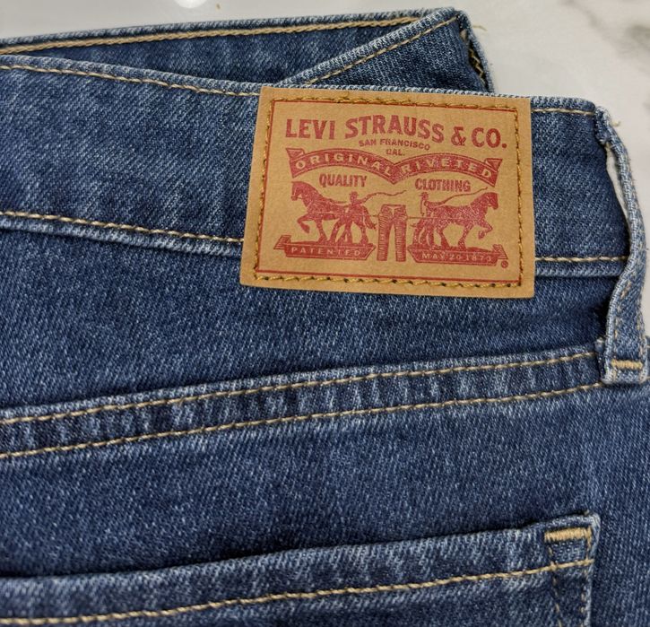 Джинси  Levis