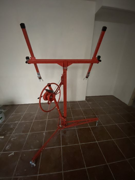 Elevador para pladur