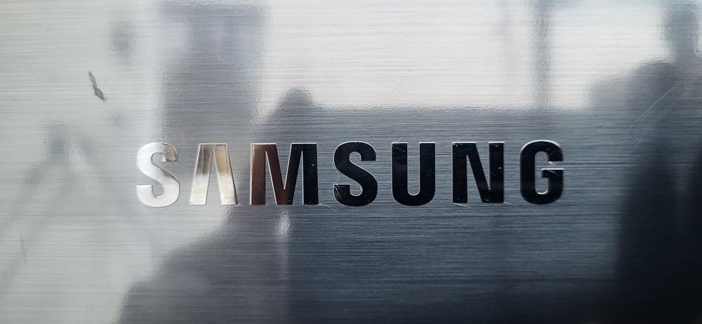 Sprzedam półkę  balkonik mały do Lodówkozamrazarka Samsung RB29FSRNDSS