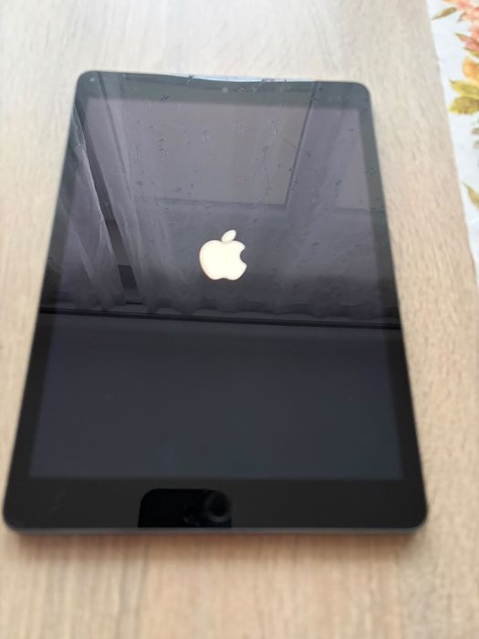 iPad Apple 9th Generatnion 256GB+ GRATIS Etui!