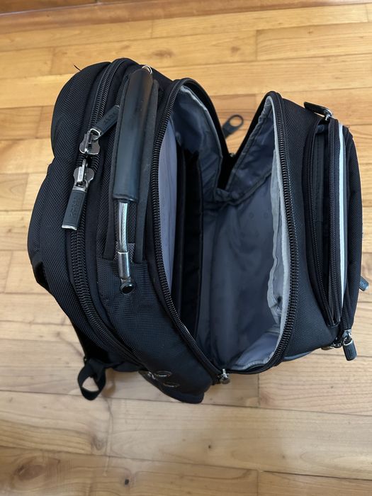 Mochila Melbourne Port 15.4” Como nova