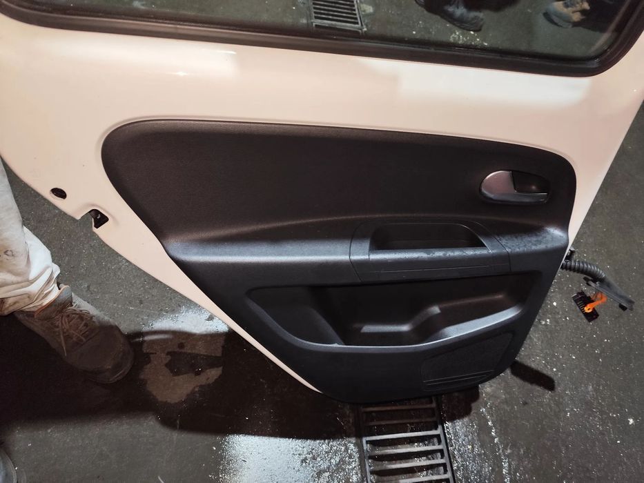 VW UP / SEAT MII PORTA TRAS ESQUERDA - PT513