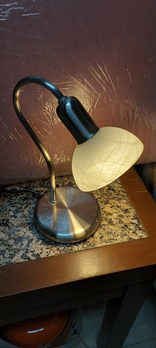 candeeiros de mesa e de parede