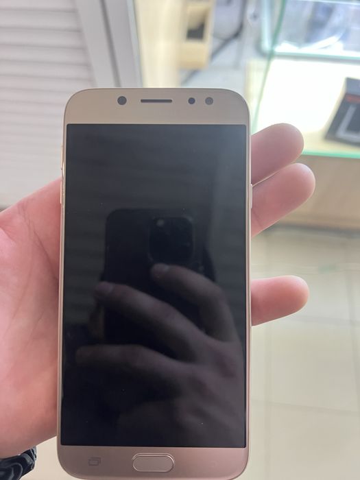 Телефон samsung J7 2017 рік