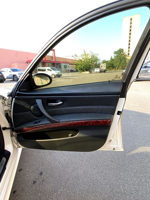 BMW E90 328xi 2010 3.0I