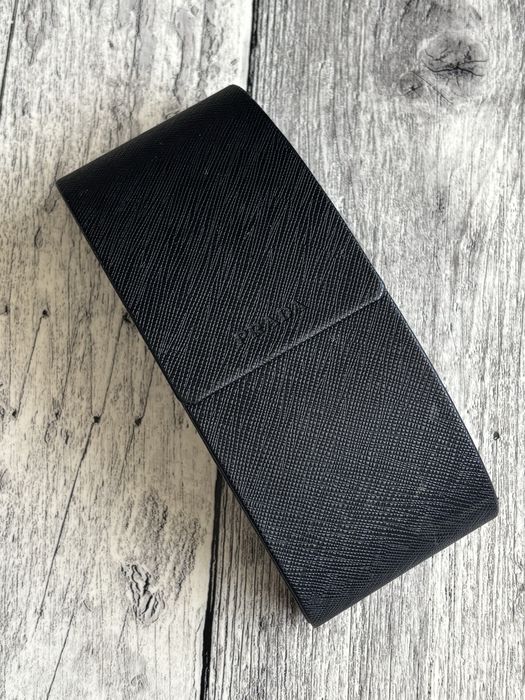 Oryginalne okulary przeciwsłoneczne Prada
