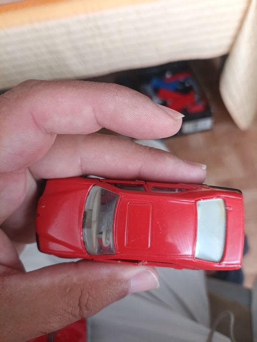 modelo à escala 1:55 do Mercedes-Benz C 220 (W202) fabricado pela Siku