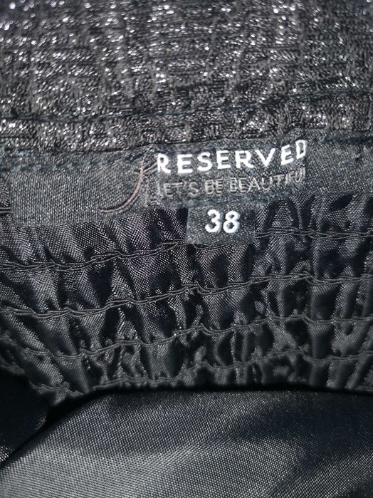 Sukienka elegancka Reserved 38