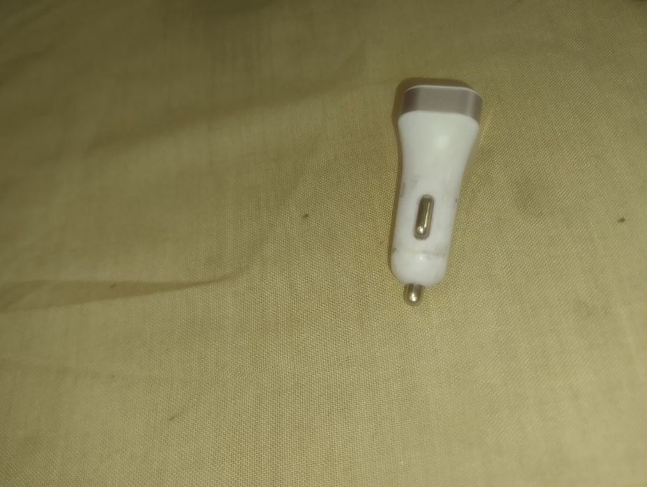 Зарядний пристрій