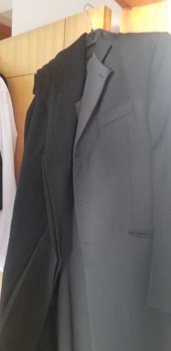 Vendo fato de universitário masculino completo.   Lusofona