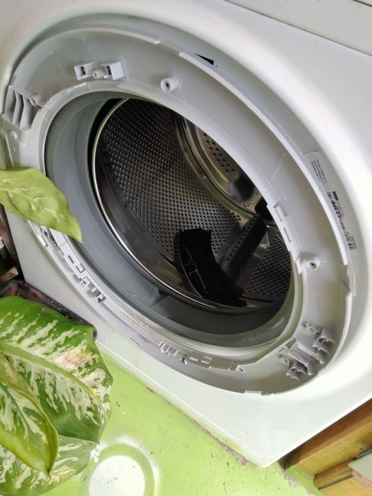 Máquina de lavar roupa para peças.