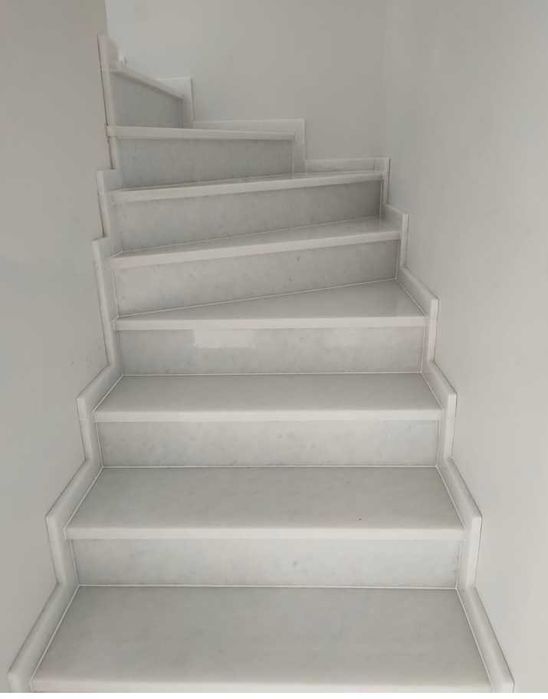 Schody wewnętrzne z konglomeratu kwarcowego. NISKA CENA!
